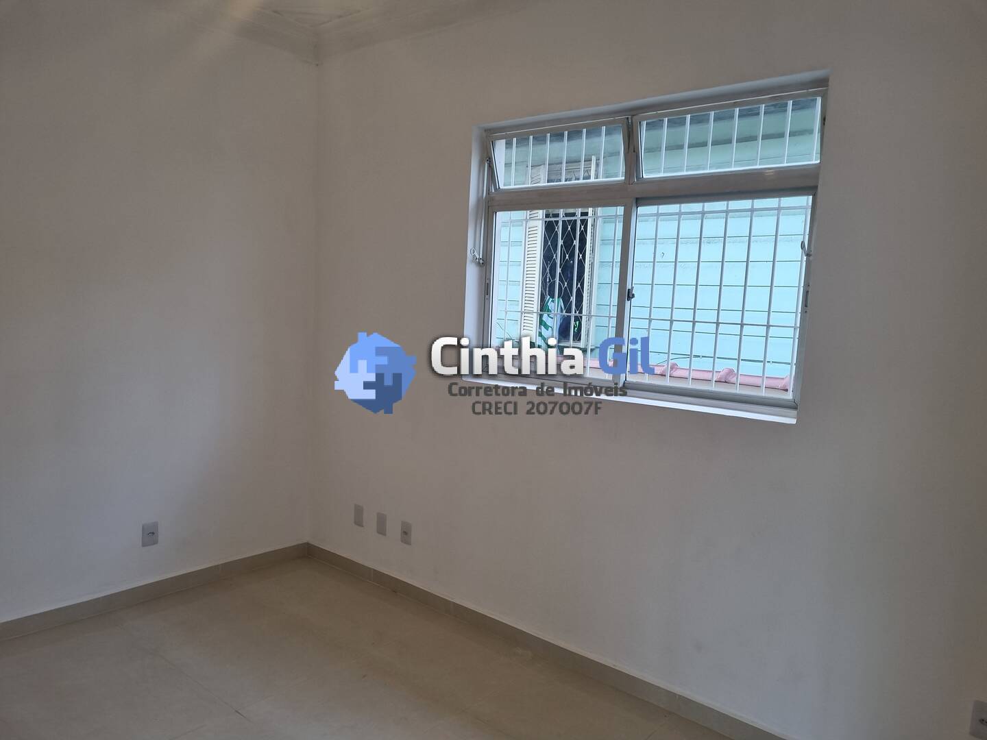 Casa para alugar com 4 quartos, 300m² - Foto 2