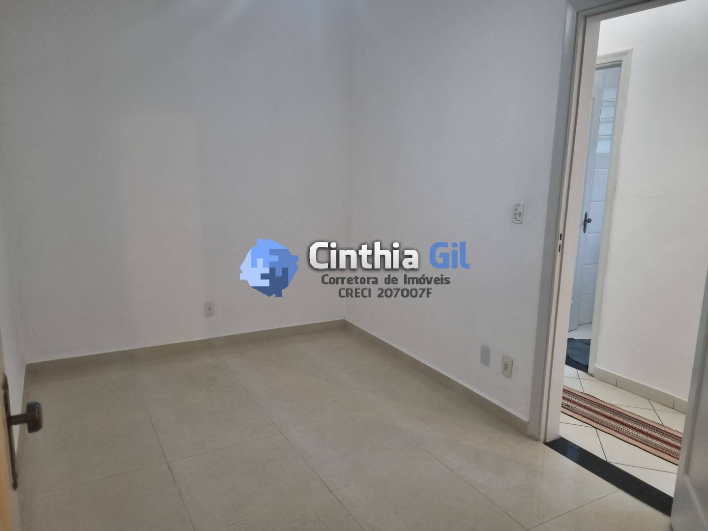 Casa para alugar com 4 quartos, 300m² - Foto 8