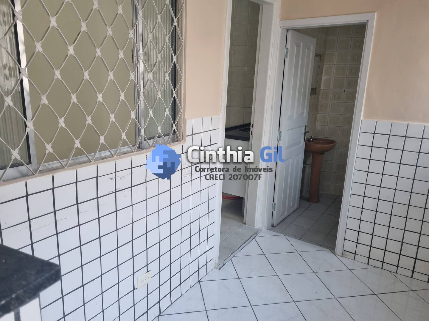 Casa para alugar com 4 quartos, 300m² - Foto 27