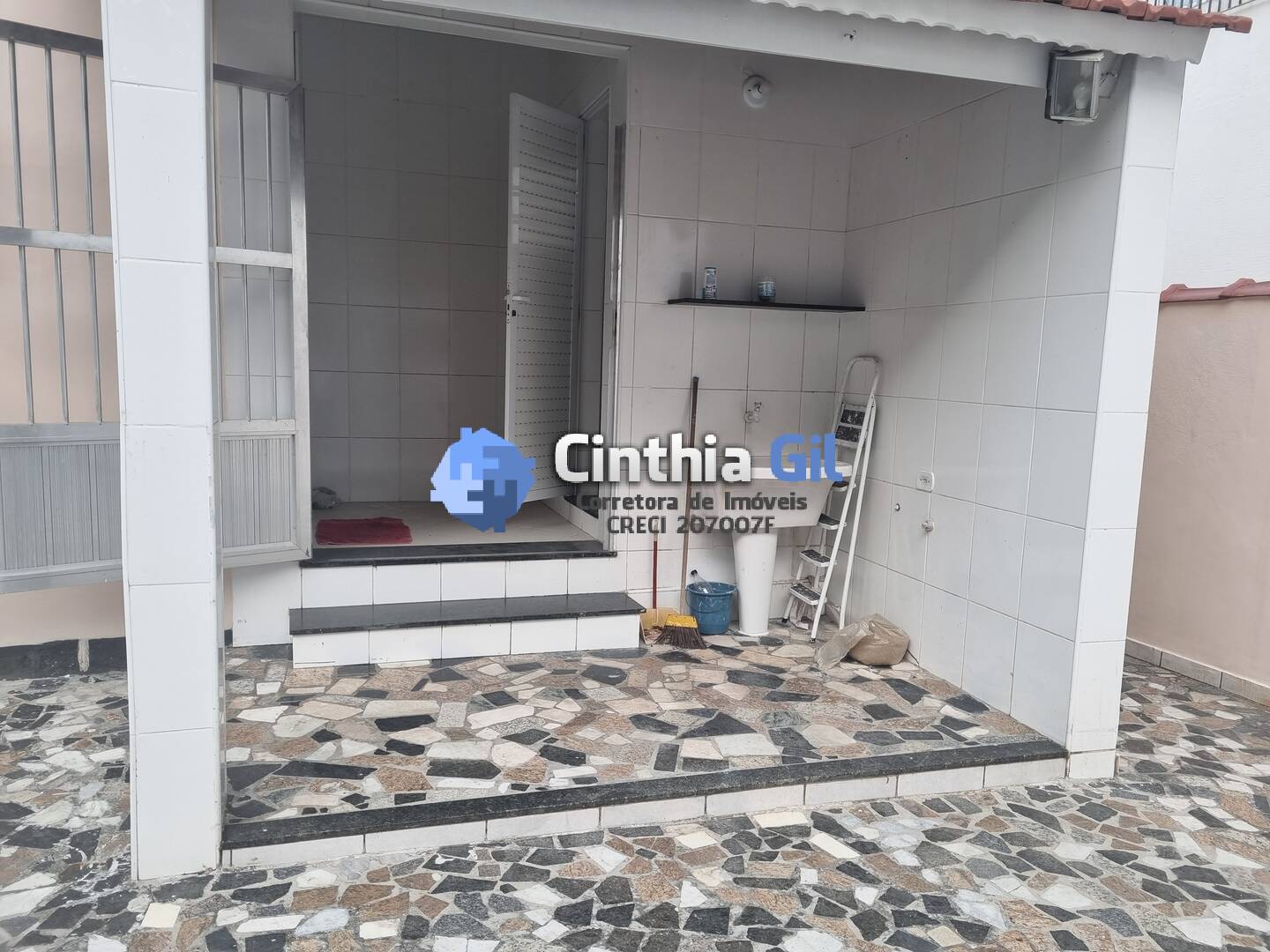 Casa para alugar com 4 quartos, 300m² - Foto 28